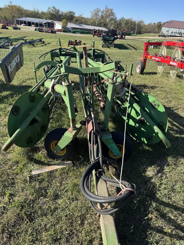 Image of John Deere 700 equipment image 1