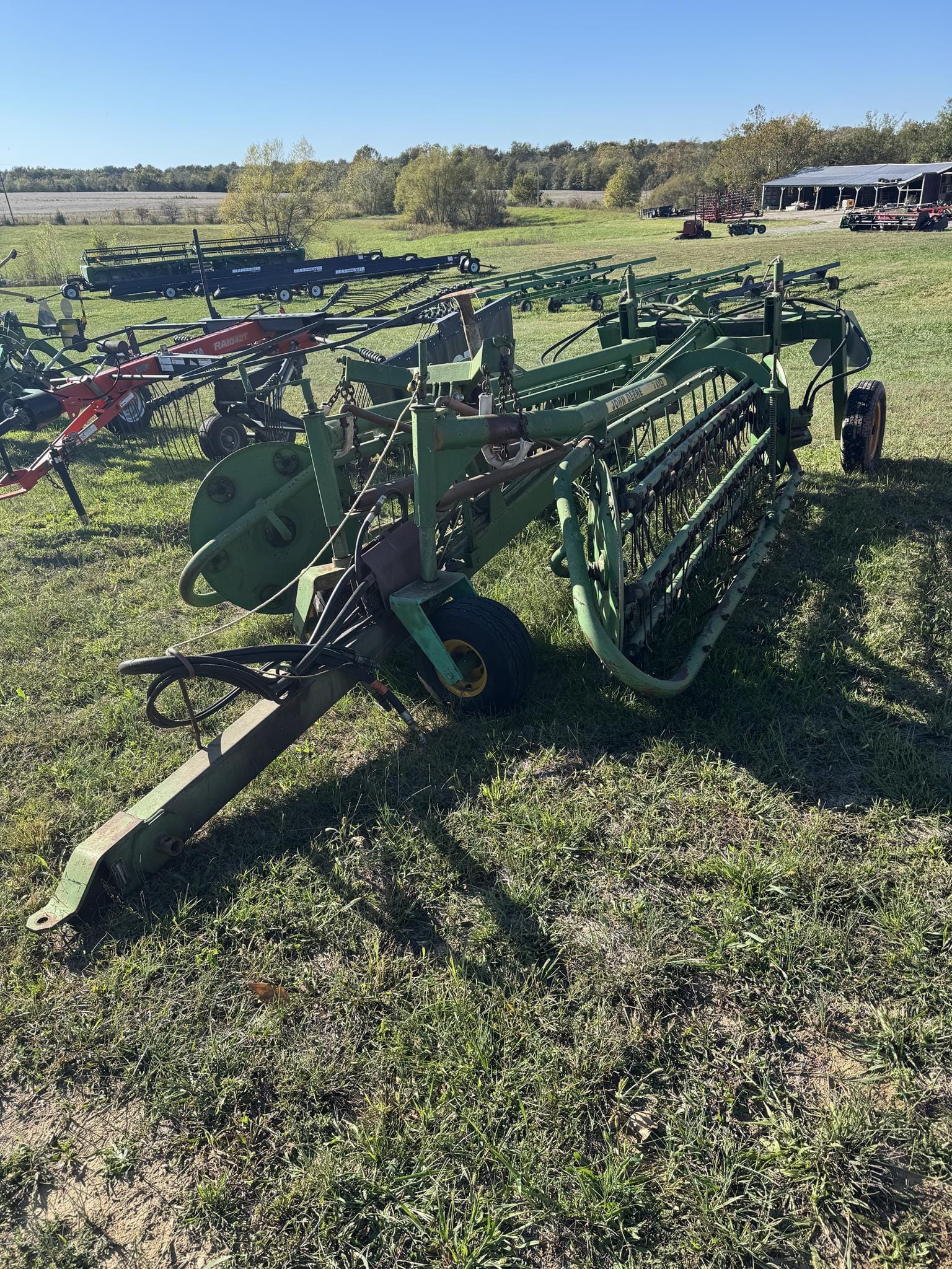 John Deere 700 Equipment Image0