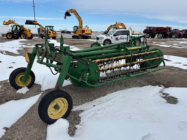 Image of John Deere 700 equipment image 2