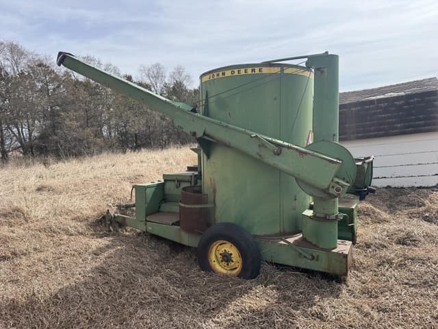 Image of John Deere 700 equipment image 3