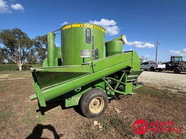Image of John Deere 700 equipment image 3
