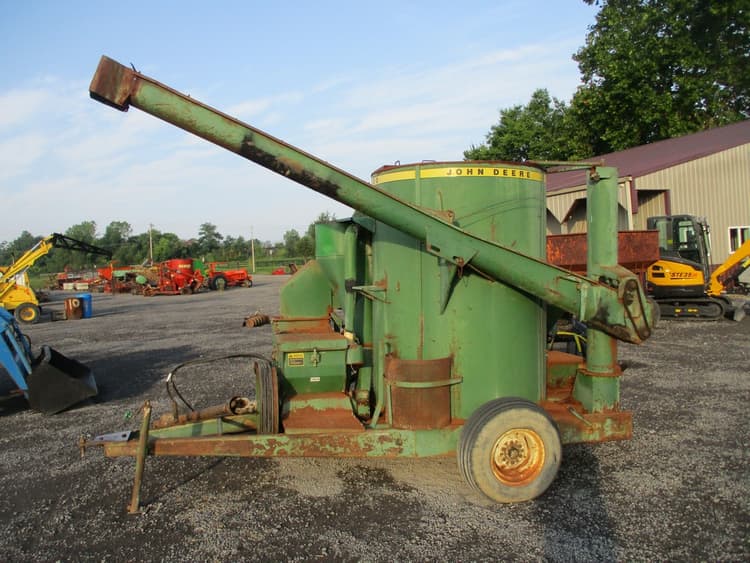 John Deere 700 Hay and Forage Grinders/Mixers for Sale Tractor Zoom