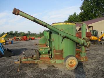 Main image John Deere 700