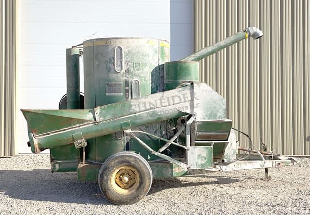 Image of John Deere 700 equipment image 2