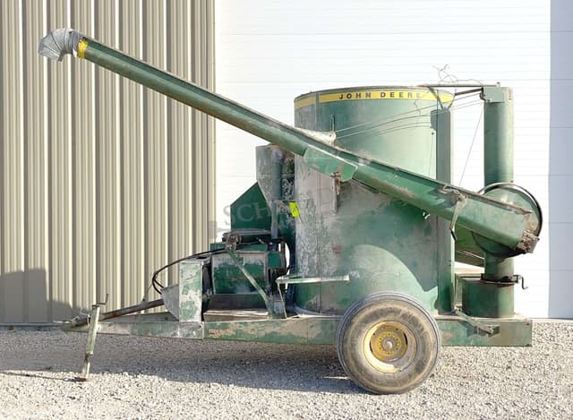 Image of John Deere 700 equipment image 3