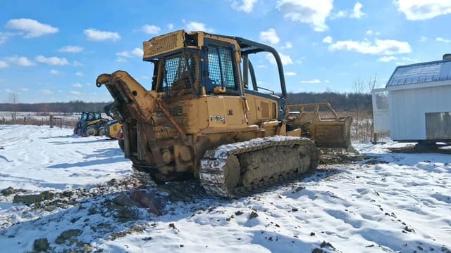 Image of John Deere 700H equipment image 4
