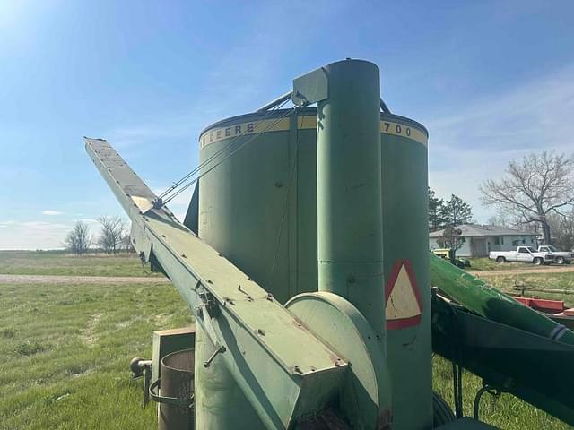 Image of John Deere 700 equipment image 2