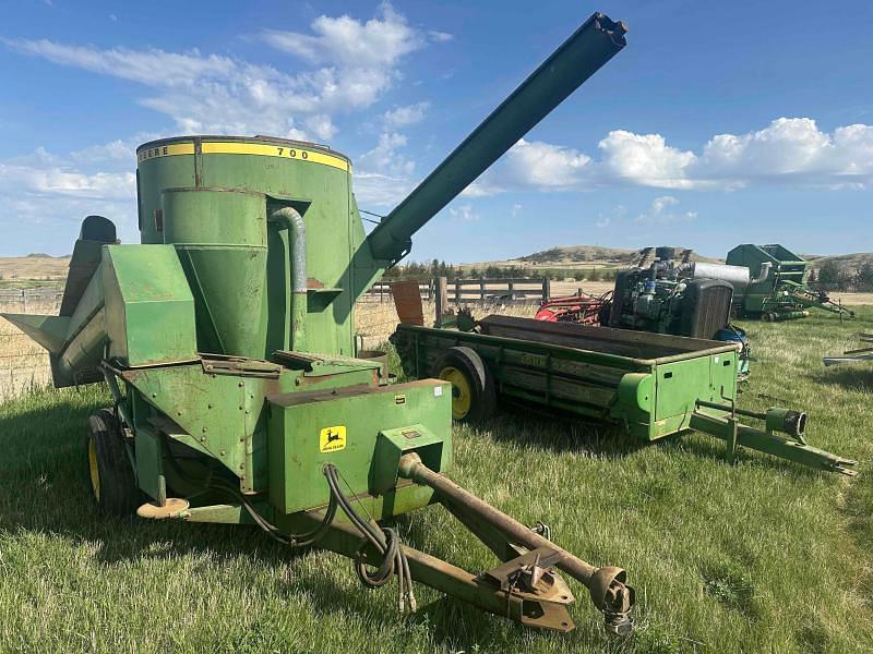 Image of John Deere 700 Primary image