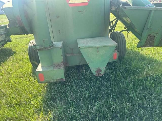 Image of John Deere 700 equipment image 3