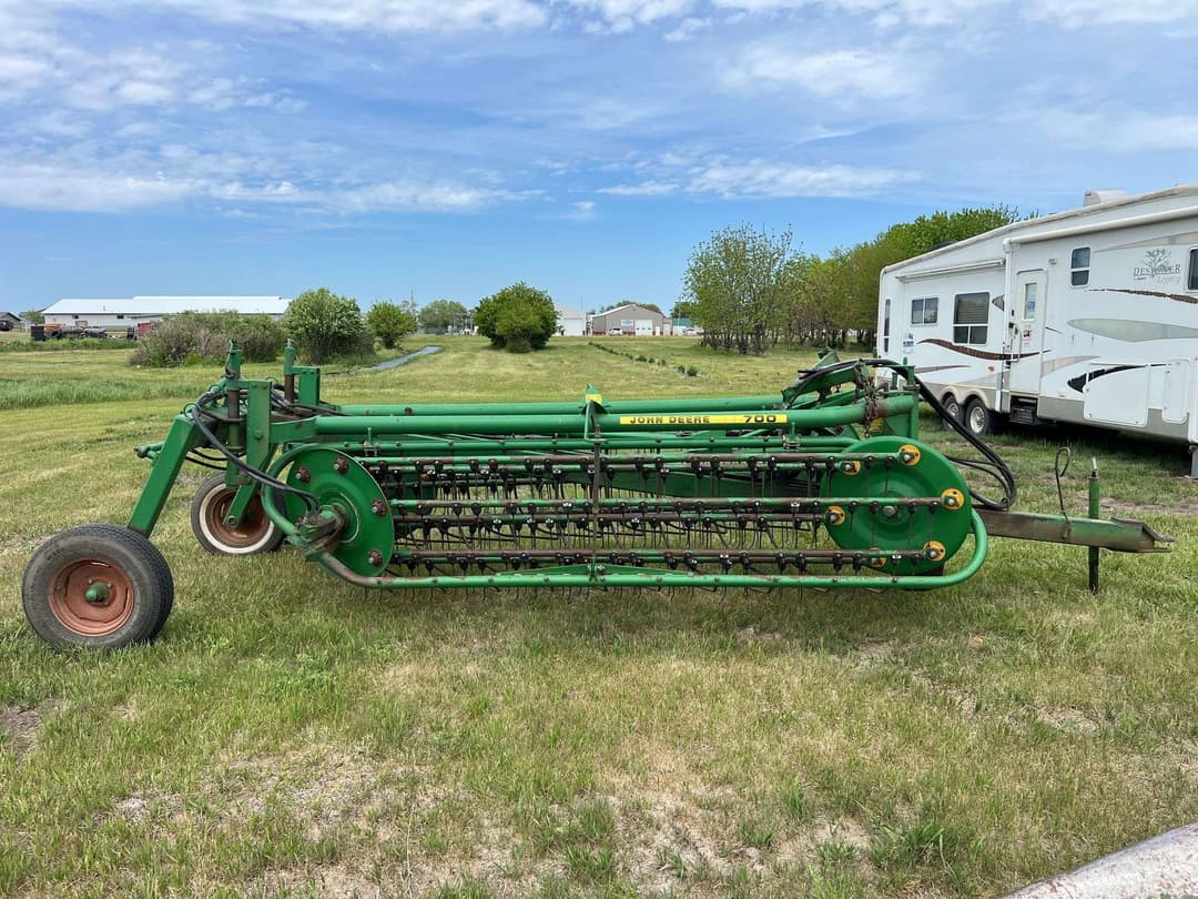 Image of John Deere 700 Primary image