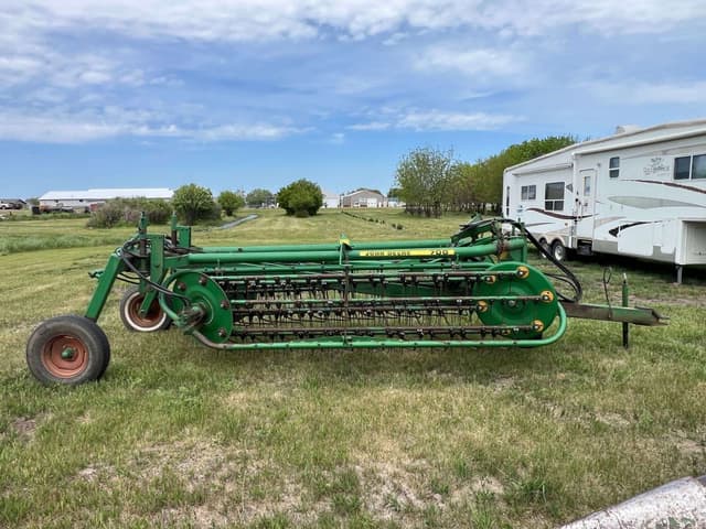 Image of John Deere 700 equipment image 1