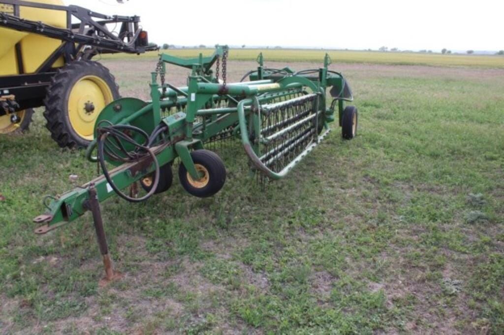 Main image John Deere 700