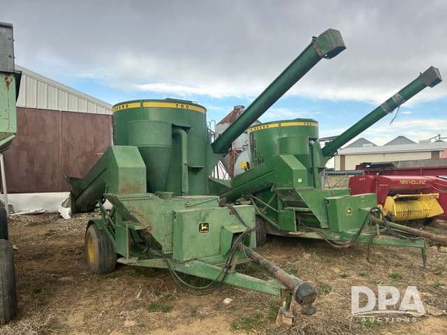 Image of John Deere 700 equipment image 1