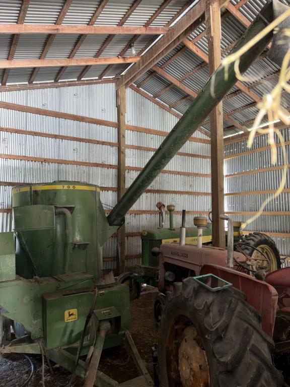 Image of John Deere 700 Primary image