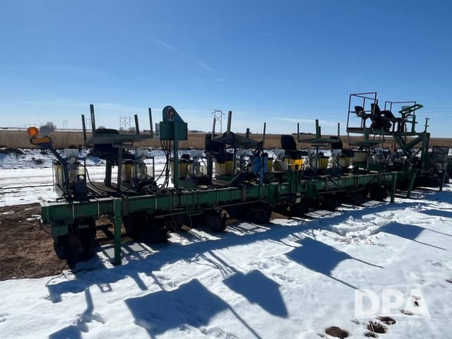 Image of John Deere 1700 equipment image 2