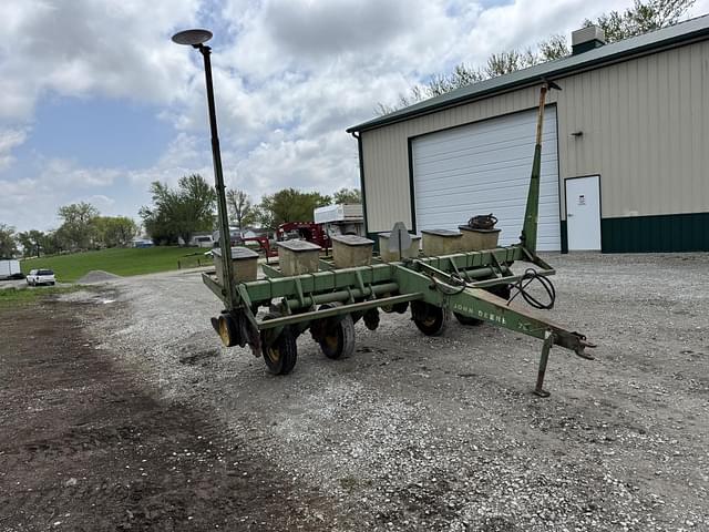 Image of John Deere 7000 equipment image 1