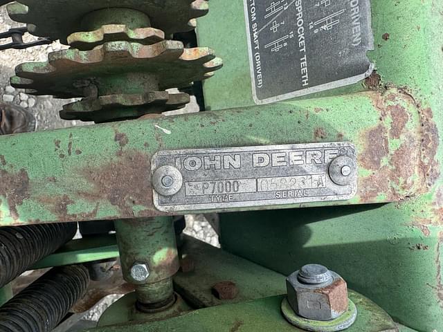 Image of John Deere 7000 equipment image 4