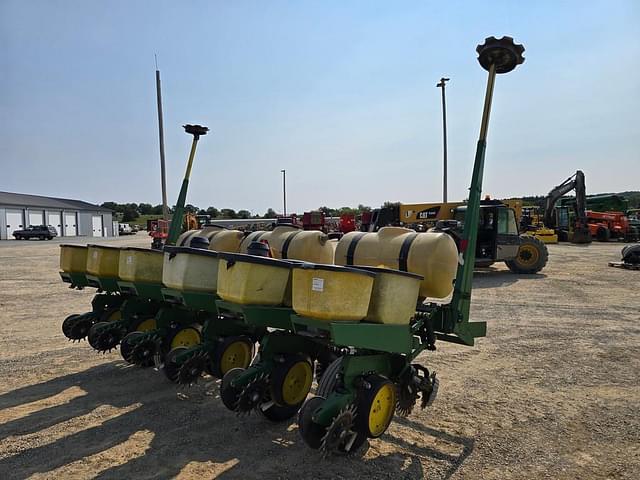 Image of John Deere 7000 equipment image 4