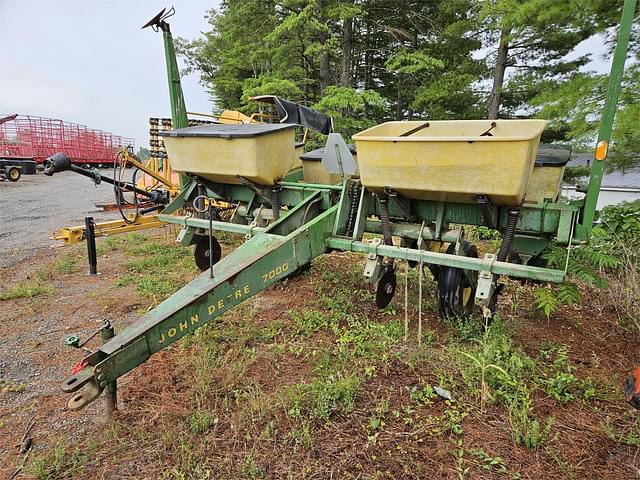 Image of John Deere 7000 equipment image 1