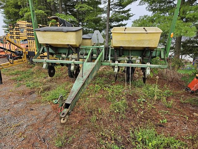 Image of John Deere 7000 equipment image 2