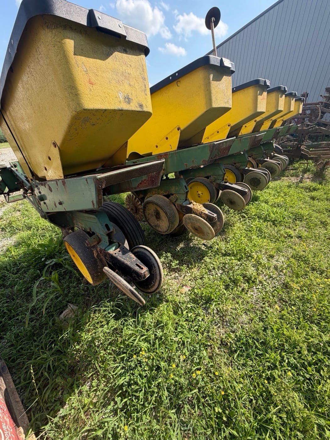 John Deere 7000 Equipment Image0