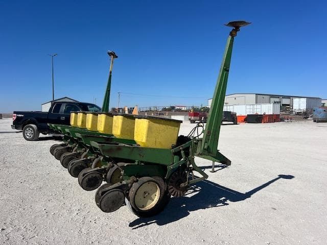 Image of John Deere 7000 equipment image 3