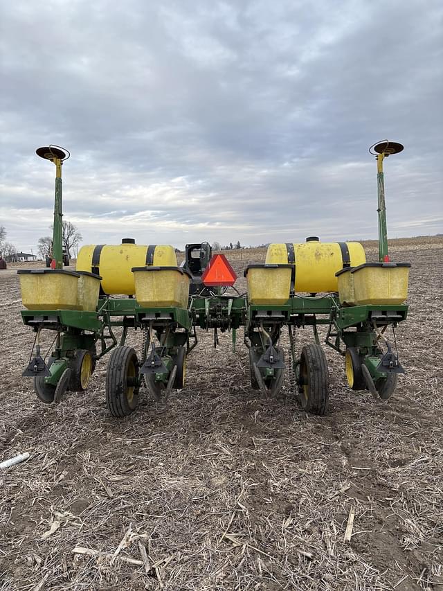 Image of John Deere 7000 equipment image 3