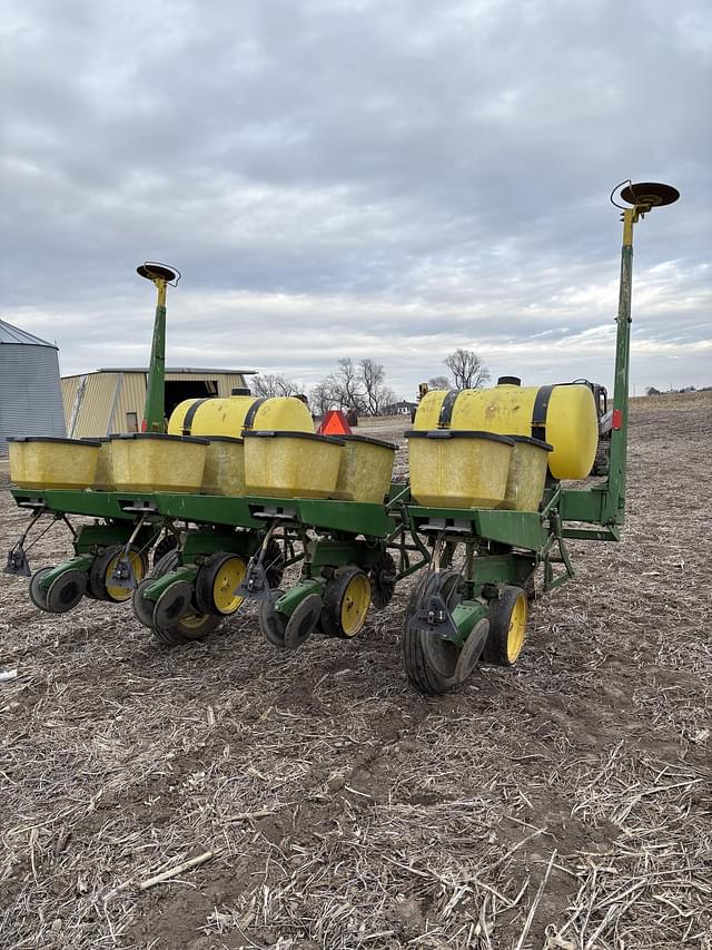 Image of John Deere 7000 equipment image 2