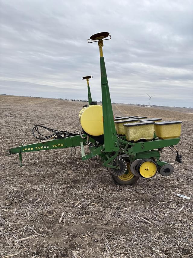 Image of John Deere 7000 equipment image 1