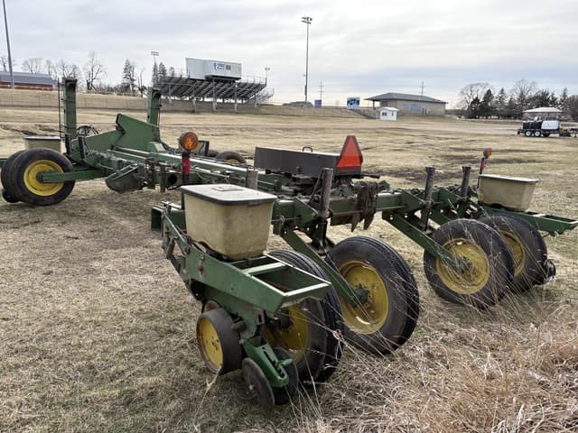 Image of John Deere 7000 equipment image 4