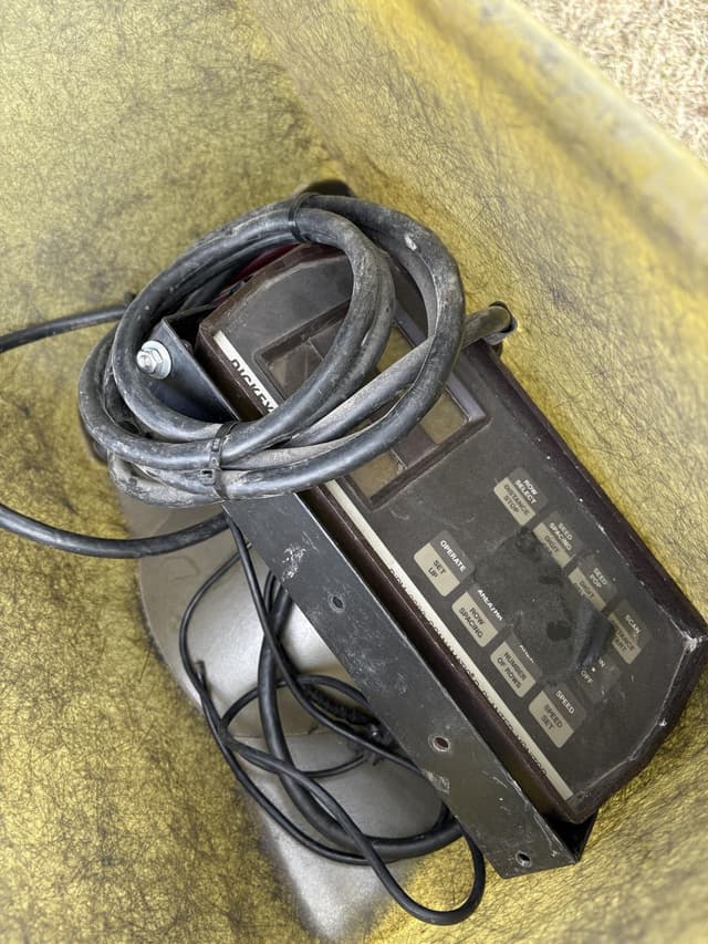 Image of John Deere 7000 equipment image 2