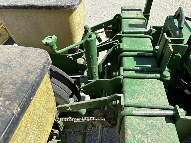 Image of John Deere 7000 equipment image 4