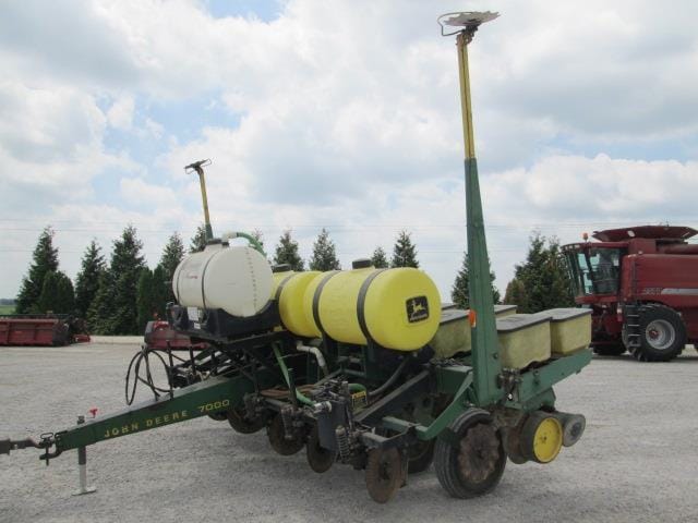 John Deere 7000 Equipment Image0