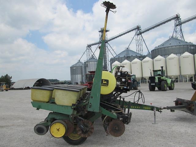 Image of John Deere 7000 equipment image 3