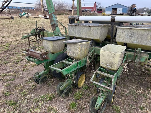Image of John Deere 7000 equipment image 3