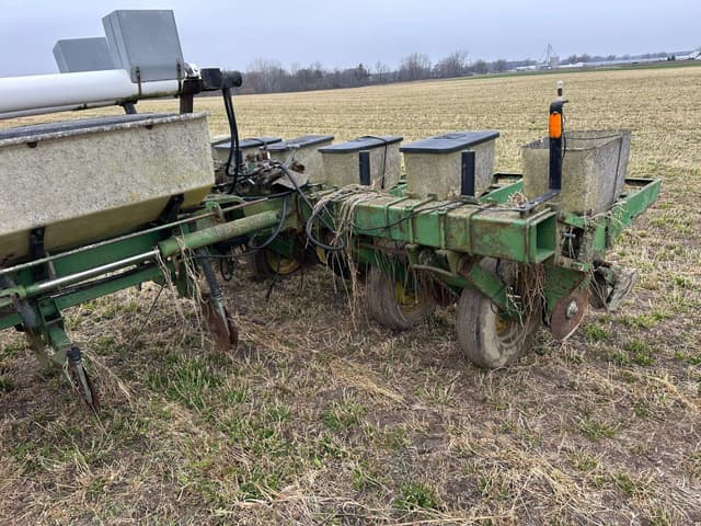 Image of John Deere 7000 equipment image 4