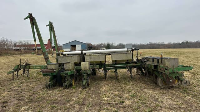 Image of John Deere 7000 equipment image 2