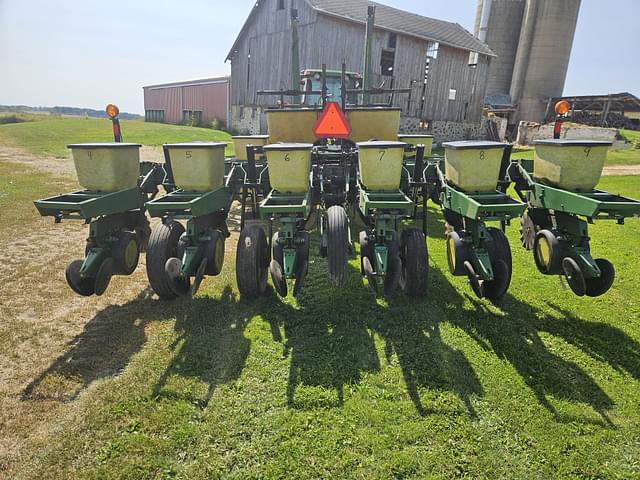 Image of John Deere 7000 equipment image 1