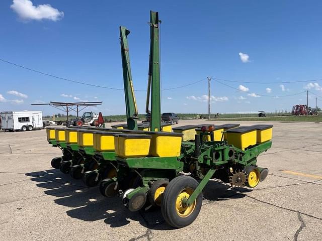 Image of John Deere 7000 equipment image 2