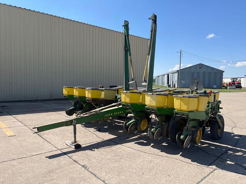 Image of John Deere 7000 Primary image