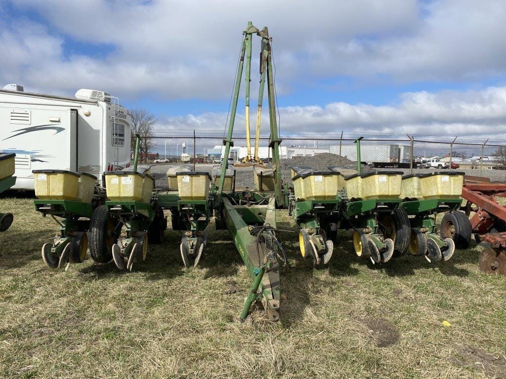 Main image John Deere 7000