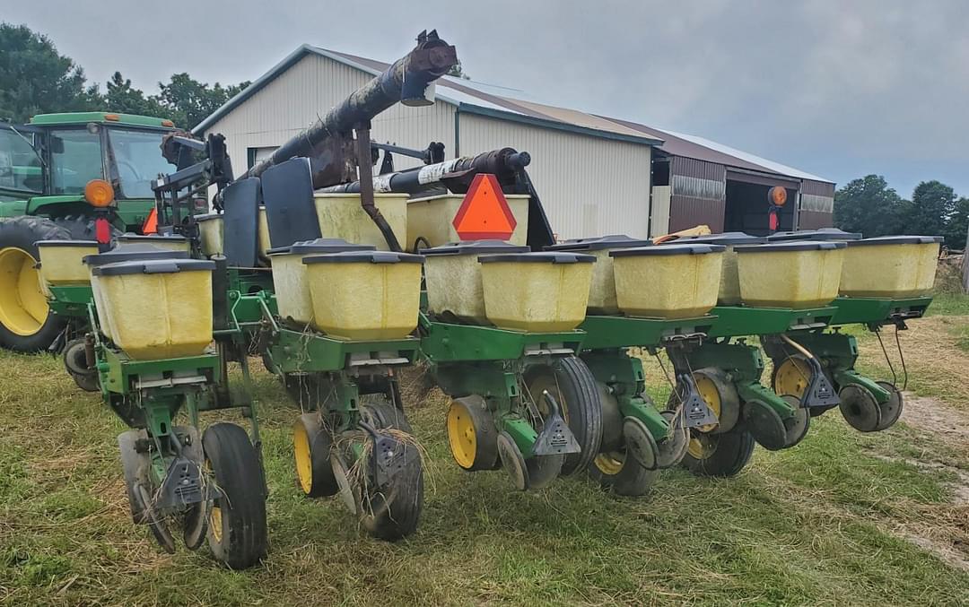 Image of John Deere 7000 Image 1