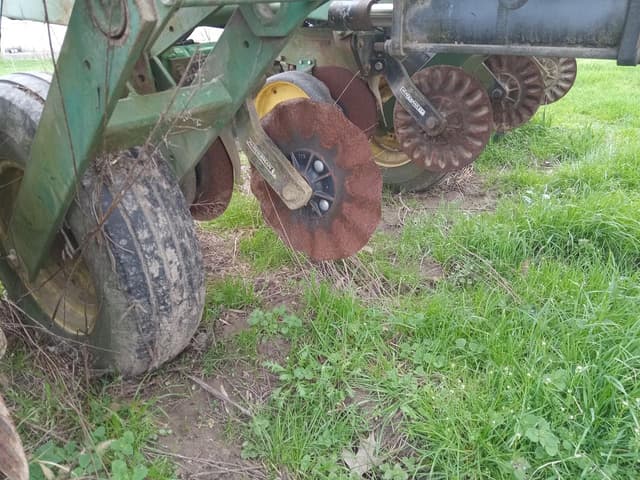 Image of John Deere 7000 equipment image 4