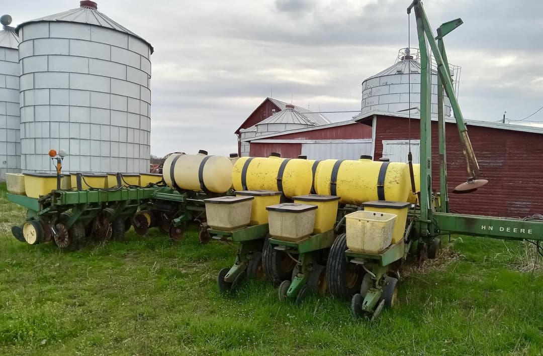 Image of John Deere 7000 Primary image