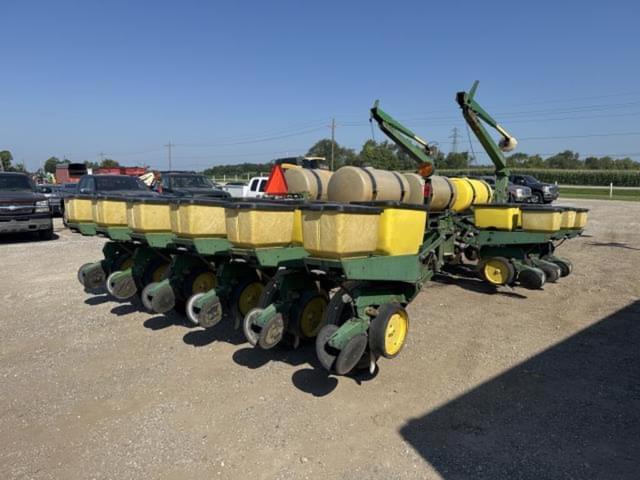 Image of John Deere 7000 equipment image 2