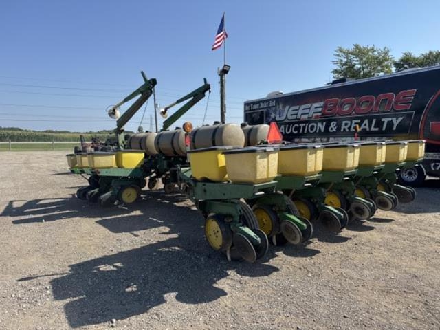 Image of John Deere 7000 equipment image 1