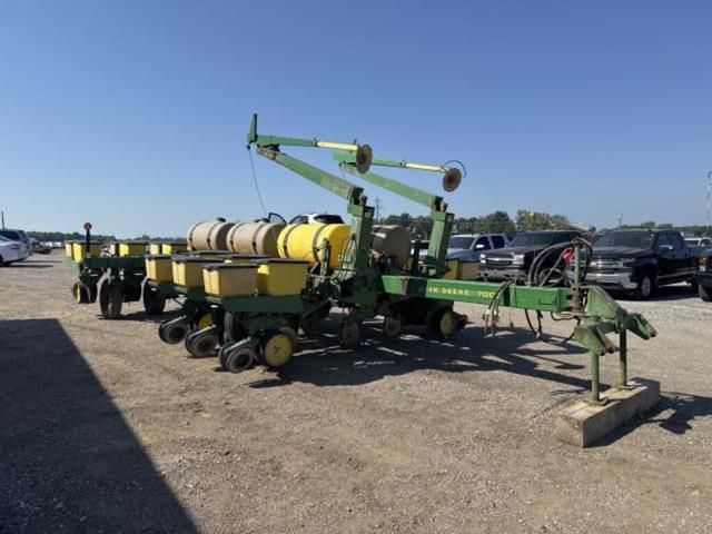 Image of John Deere 7000 equipment image 3
