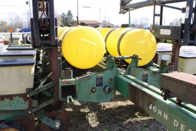 Image of John Deere 7000 equipment image 3