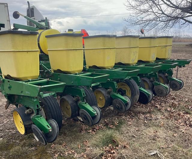 Image of John Deere 7000 equipment image 2