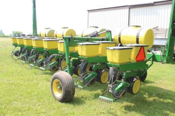 Main image John Deere 7000